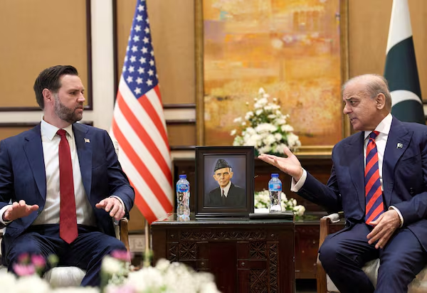 🔥 अमेरिका ने होरमुज़ को ब्लॉक करने का&hellip;